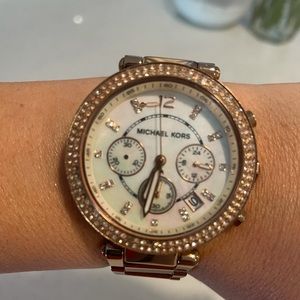 Rose Gold Michael Kors Watch (Pearl Face)